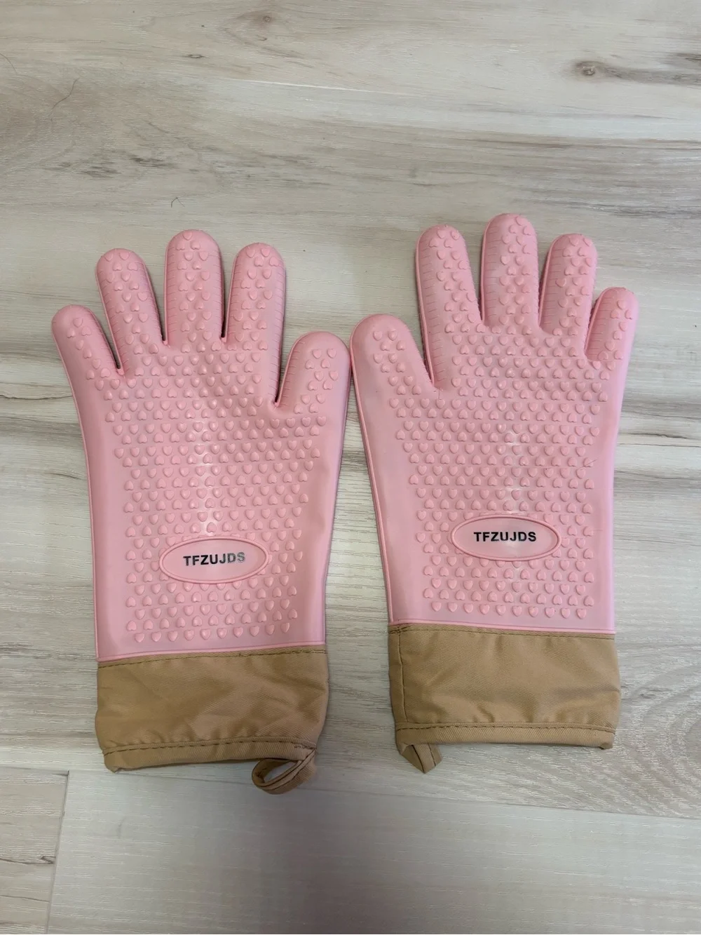Bundle of Heat-Resistant Silicone Oven Gloves - Pink, Cream, Mint Green